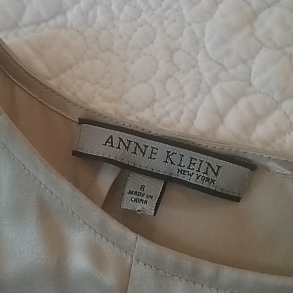 Top - Picture 2 of 4